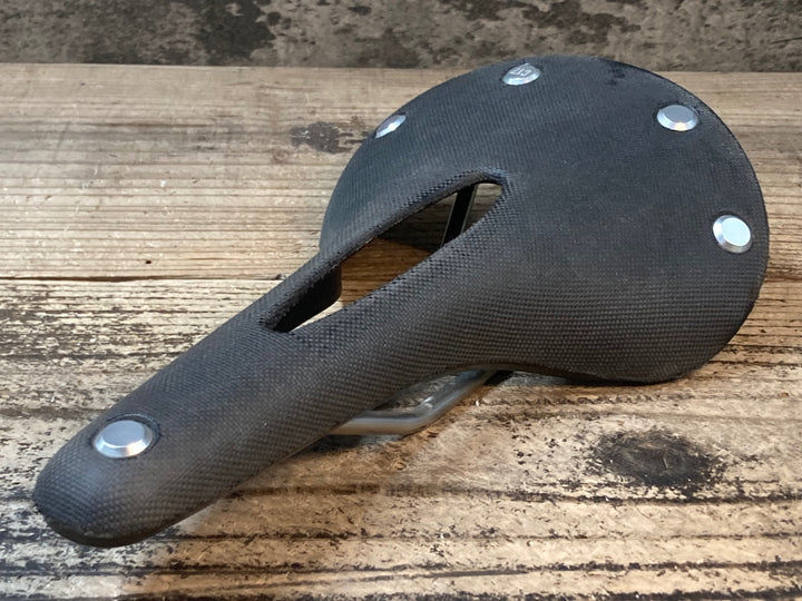 JT351 ブルックス BROOKS CAMBIUM C17 CARVED サドル スチールレール