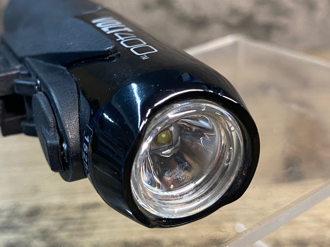 JB716 キャットアイ CATEYE ボルト VOLT400 フロントライト 点灯確認済み