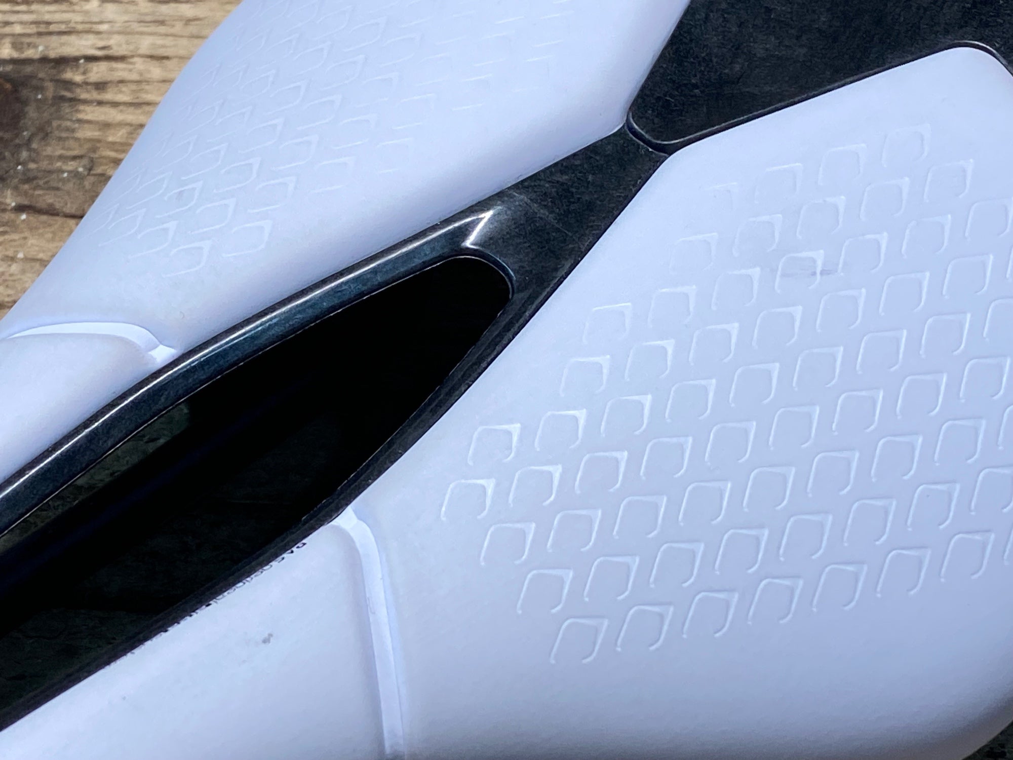 JN657 プロロゴ prologo SCRATCH M5 PAS NACK サドル 白 Nackレール