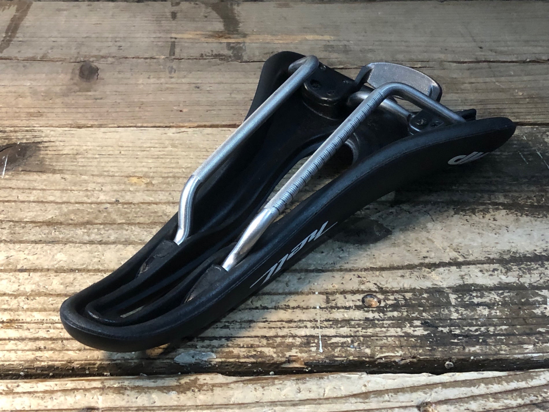 JU421 SELLE SMP ヘル HELL サドル 144mm aisi 304 tubeレール 黒