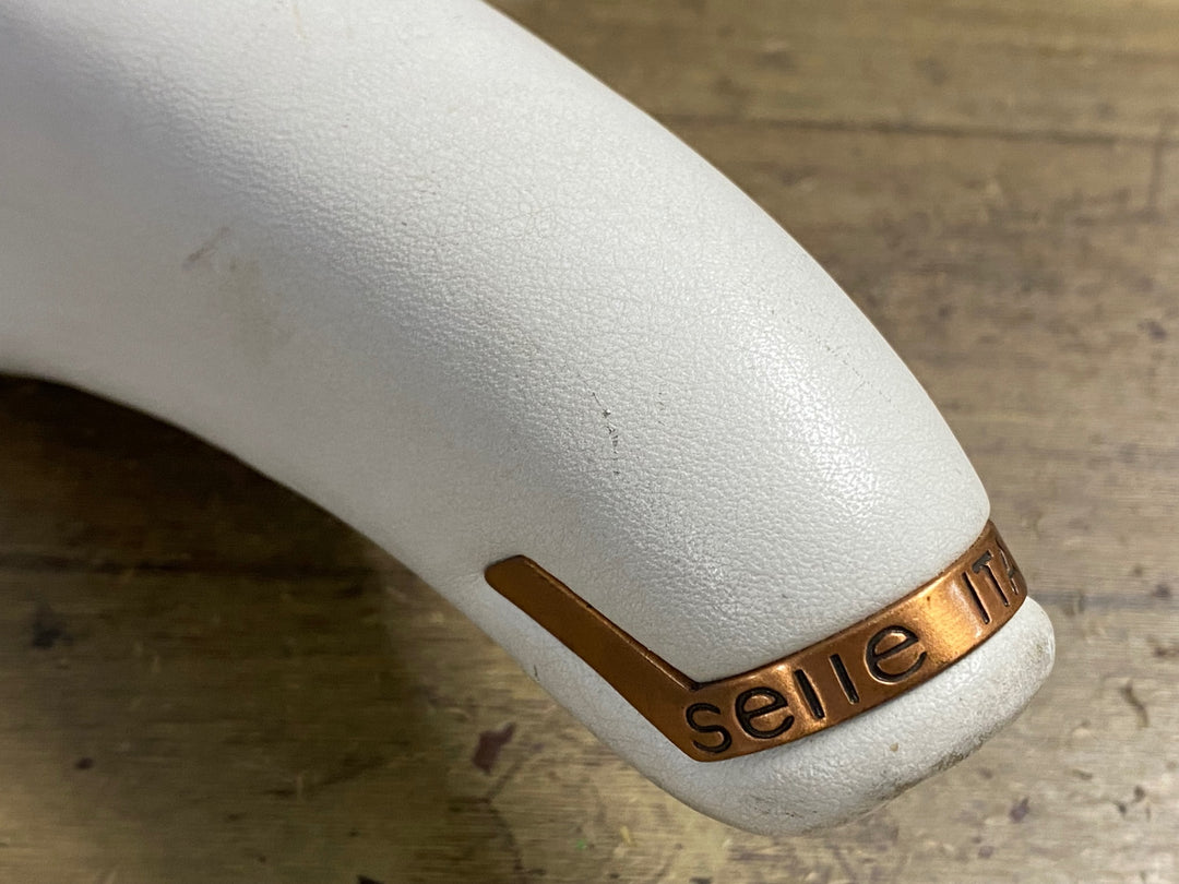 KN666 セライタリア SELLE ITALIA カンピニッシモ Campionissimo サドル 白