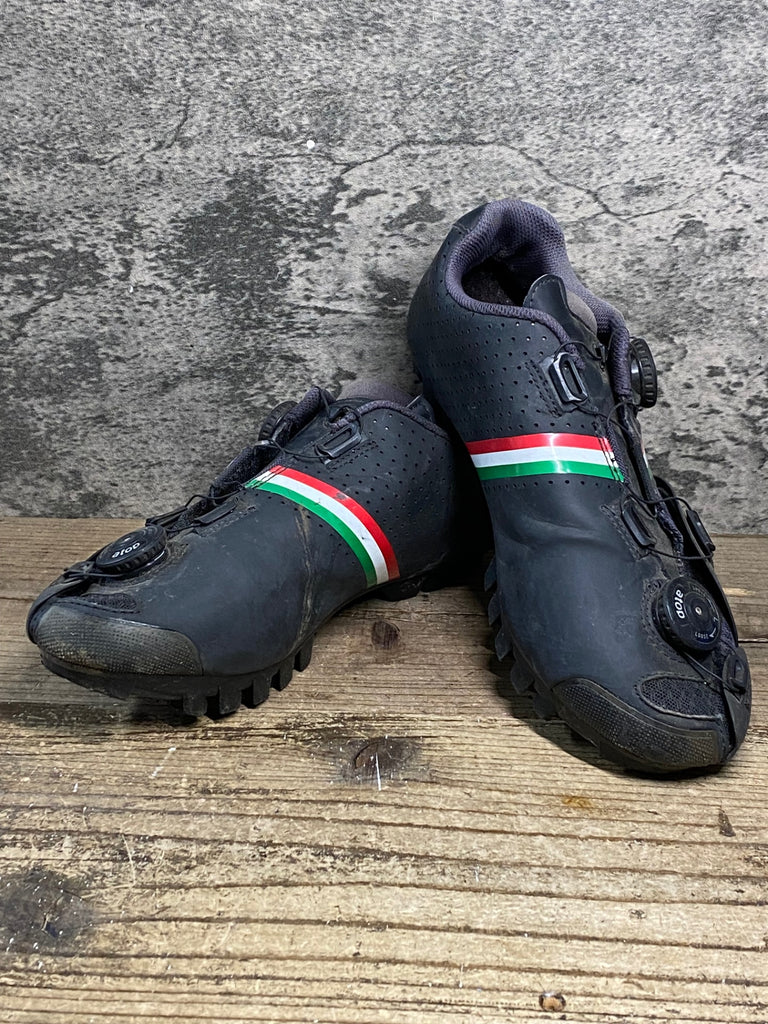 リンネト ホカオネオネ リンコンTK 23 5センチ 水玉 ドット柄 ネイビー