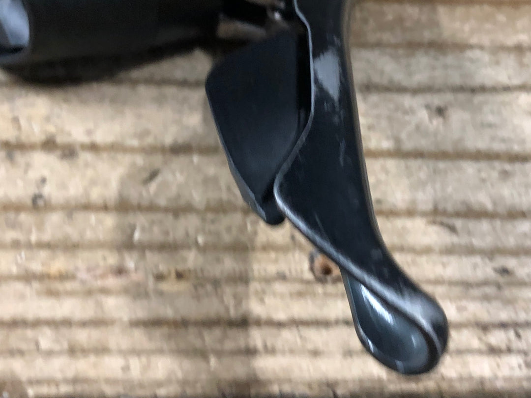 KI895 シマノ SHIMANO ティアグラ Tiagra ST-4700 右 STIレバー 10s ※ブラケットカバー劣化,クランプ欠品,動作不具合のためジャンク