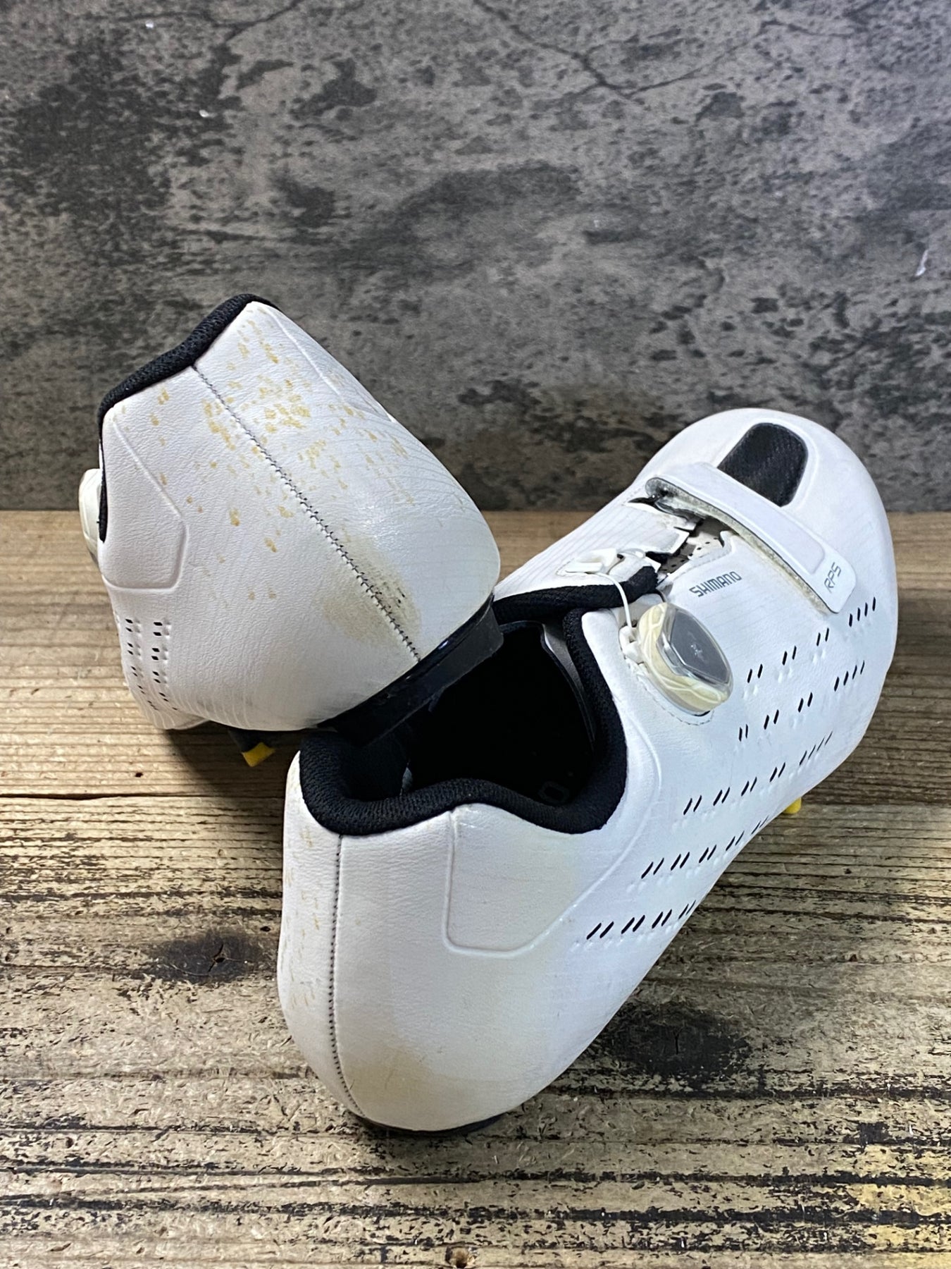 Shimano TR5 ホワイト シューズ Amazon.co.jp: [シマノ] TR5 (SH-TR501)ホワイト 41.0（25.8cm