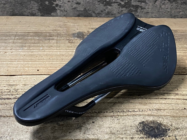 KL924 セライタリア selle italia NOVUS BOOST EVO SUPER FLOW サドル 145mm