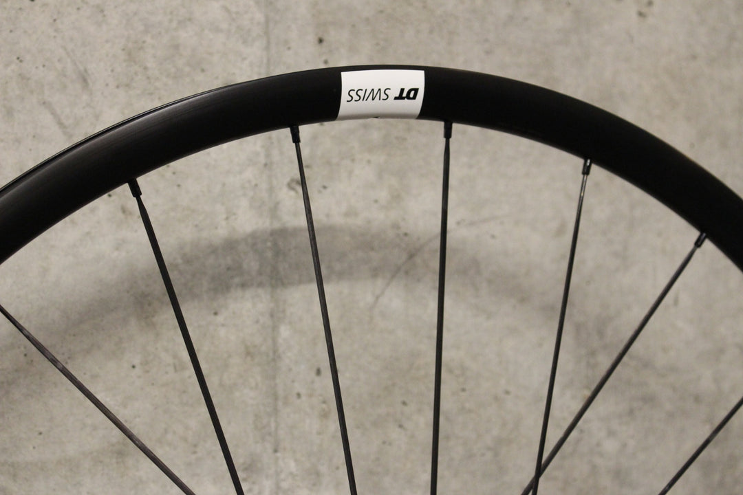 DT SWISS P1800 SPLINE 23 DB DISC アルミ チューブレスレディ ホイール  ワイドリム 18C フロントのみ 【福岡店】