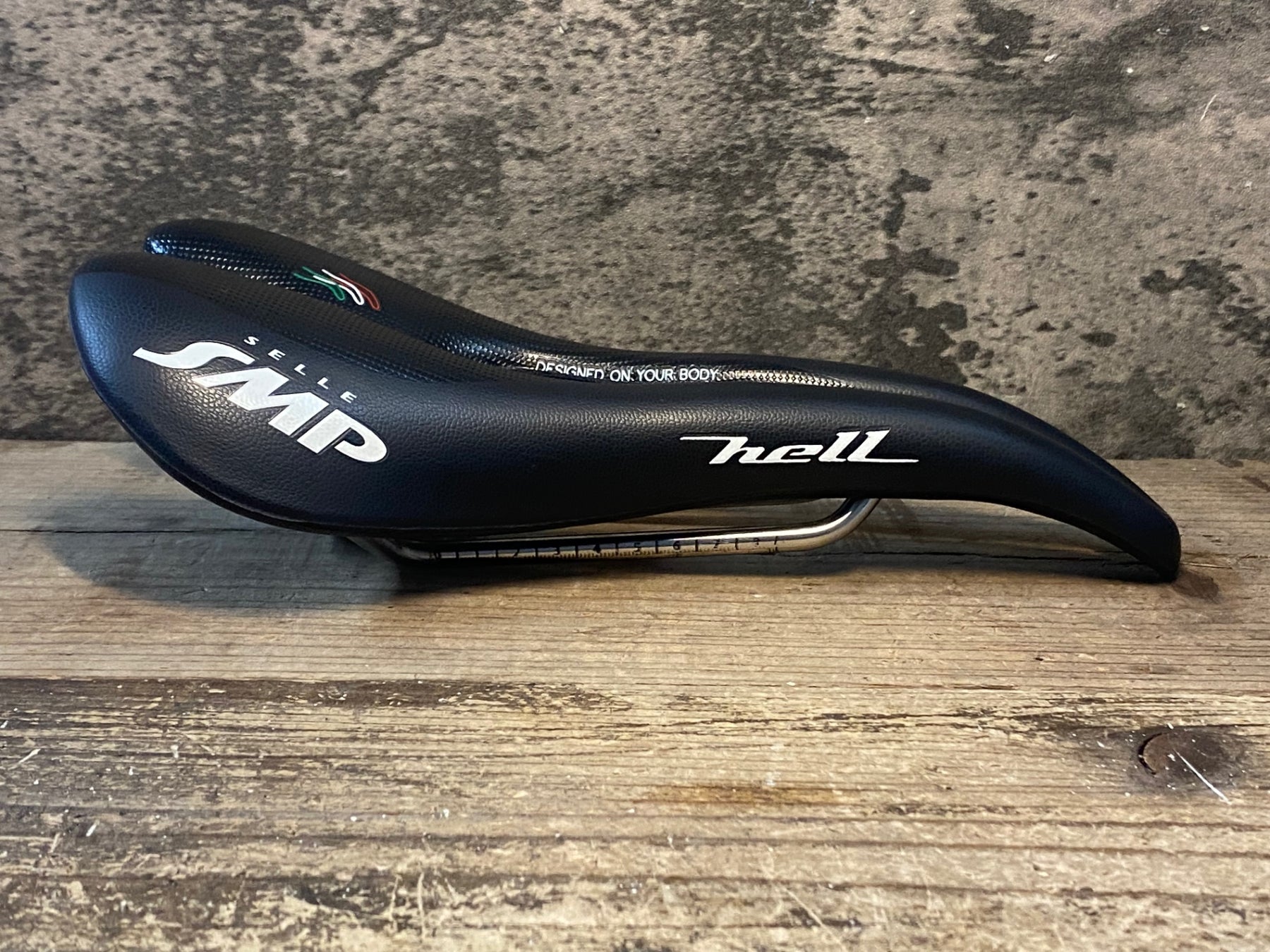 JP705 SELLE SMP hell サドル 黒 aisi 304 tubeレール – BICI AMORE