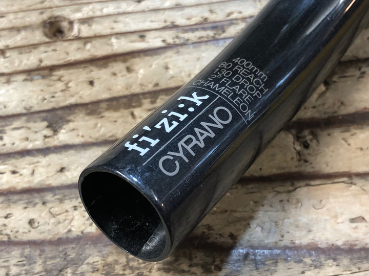 JW984 フィジーク fizik CYRANO R1 カーボンドロップハンドル ブラケットC-C400mm Φ31.8