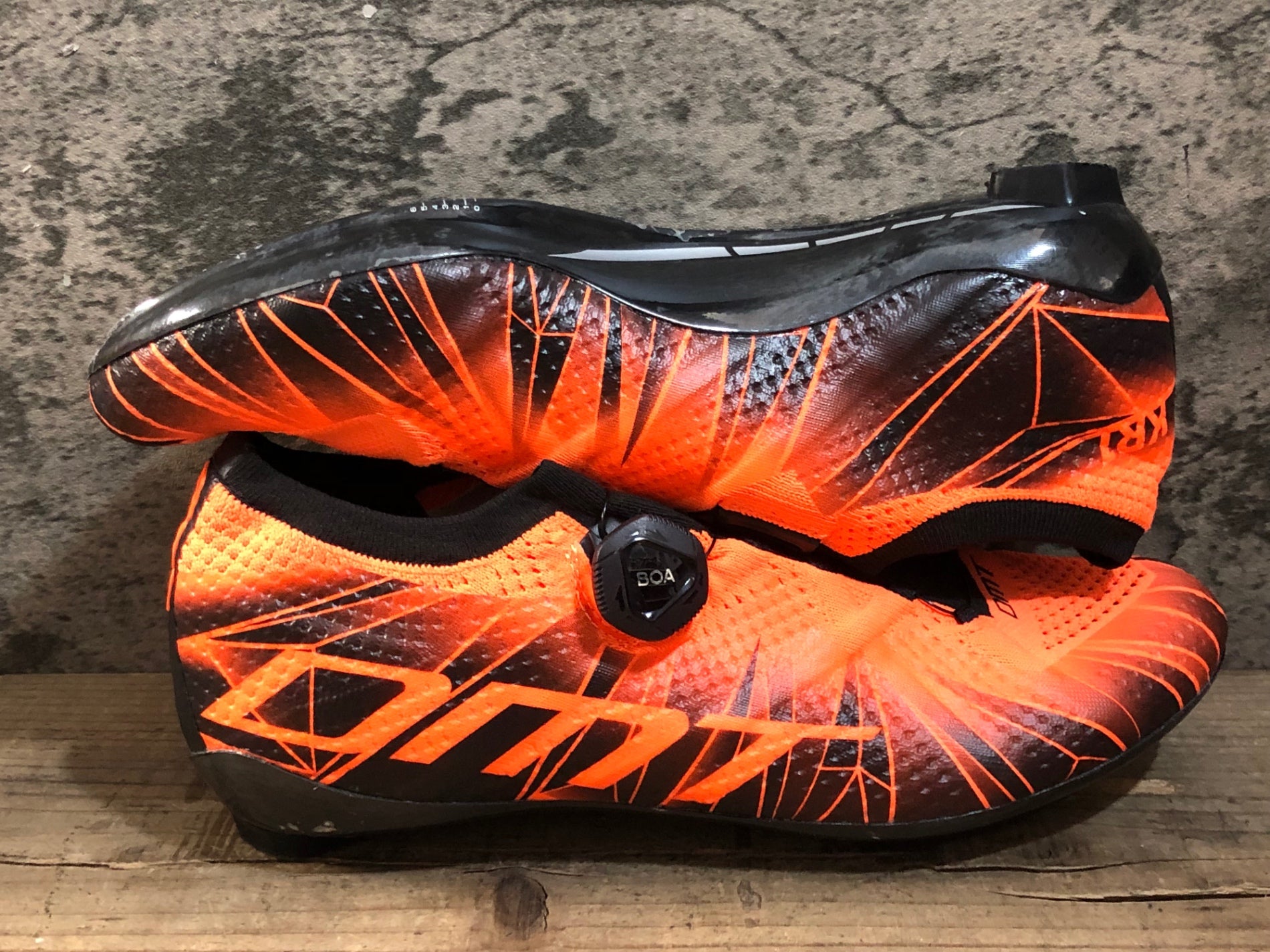 KB754 DMT KR1 ビンディングシューズ 3穴 BOA 黒 オレンジ EU42 – BICI