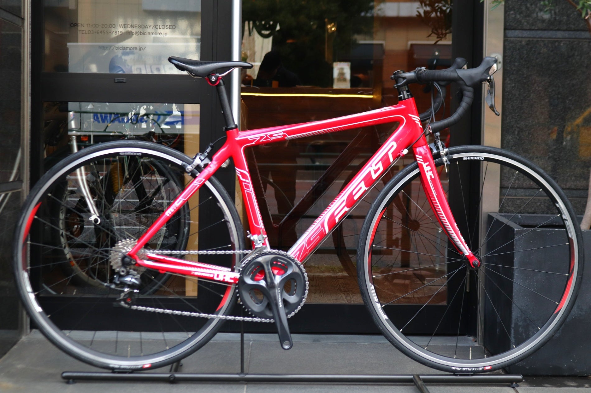 FELT フェルトz85 ロードバイク 560サイズ 快適で楽に走ることを目的としたコンフォートロードバイク！！「FELT