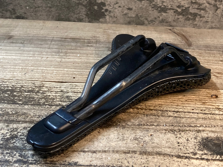 JS730 フィジーク FIZIK ANTARES VERSUS EVO R1 Adaptive サドル カーボンレール 139mm