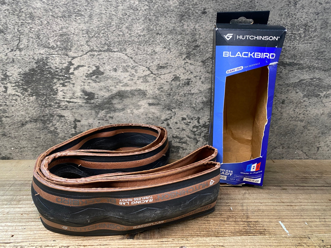 JM448 ハッチンソン HUTCHINSON BLACKBIRD FLANC TANカラー 700x28C TUBERESSREADY タイヤ 1本