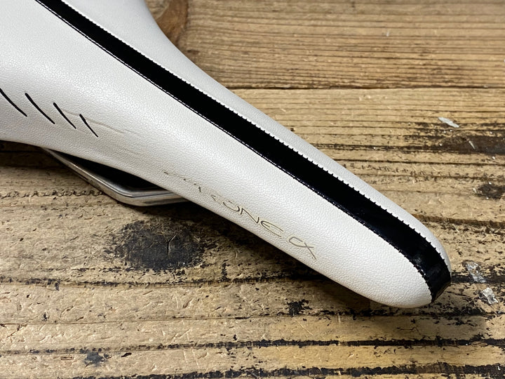 KQ628 フィジーク fizik ARIONE CX サドル 白 kium