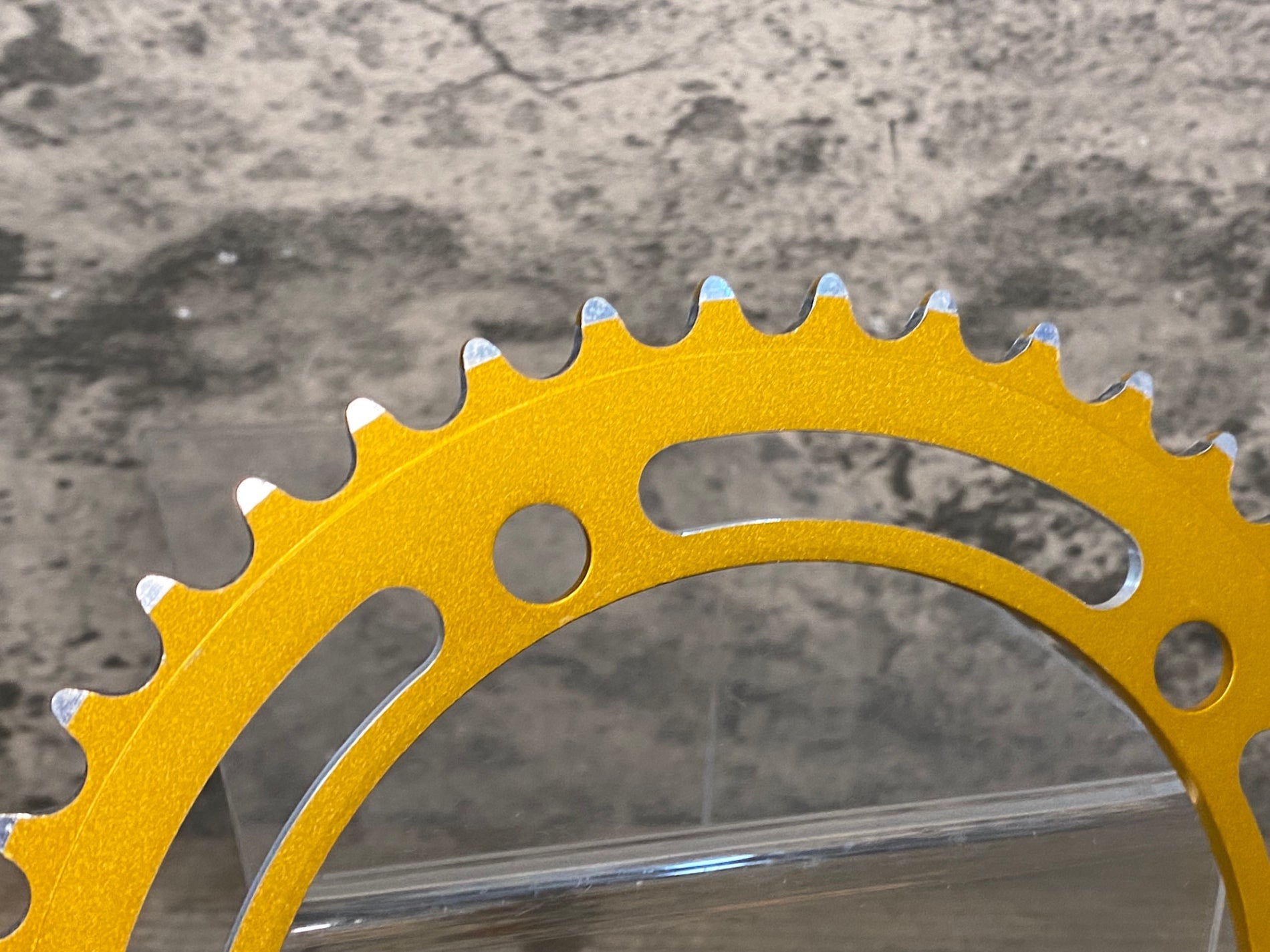 JJ557 スギノ Sugino MC130 チェーンリング 金 42T PCD130mm 厚歯