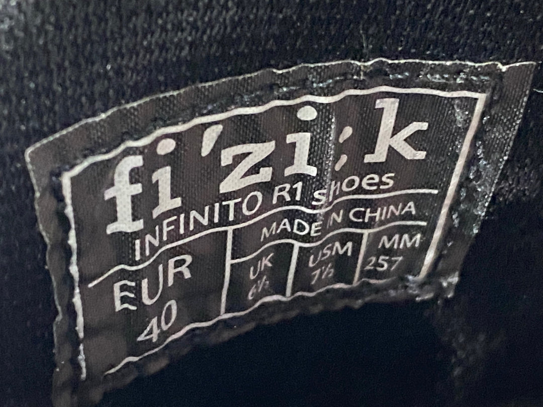 KE273 フィジーク Fizik インフィニート INFINITO R1 ビンディングシューズ EU40 3穴 白