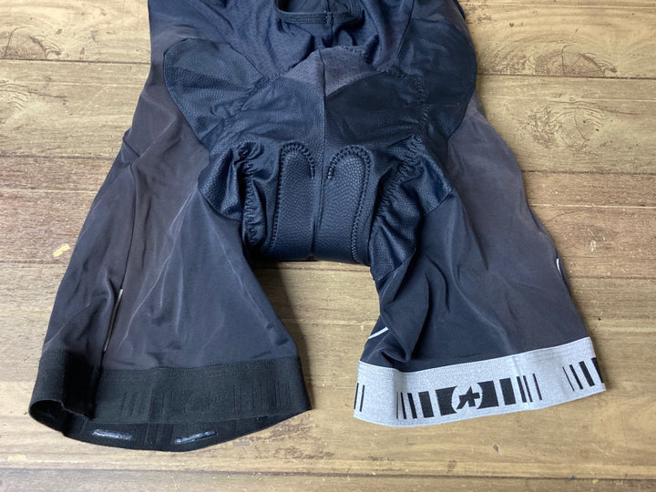 JQ955 アソス ASSOS Fi.13_S5 ビブショーツ 黒 M ※日焼け