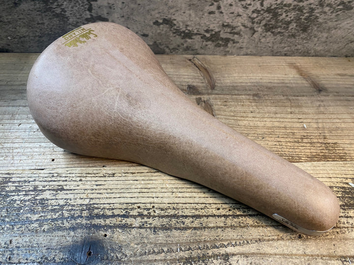 JP066 セライタリア selle italia TURBO サドル 茶色