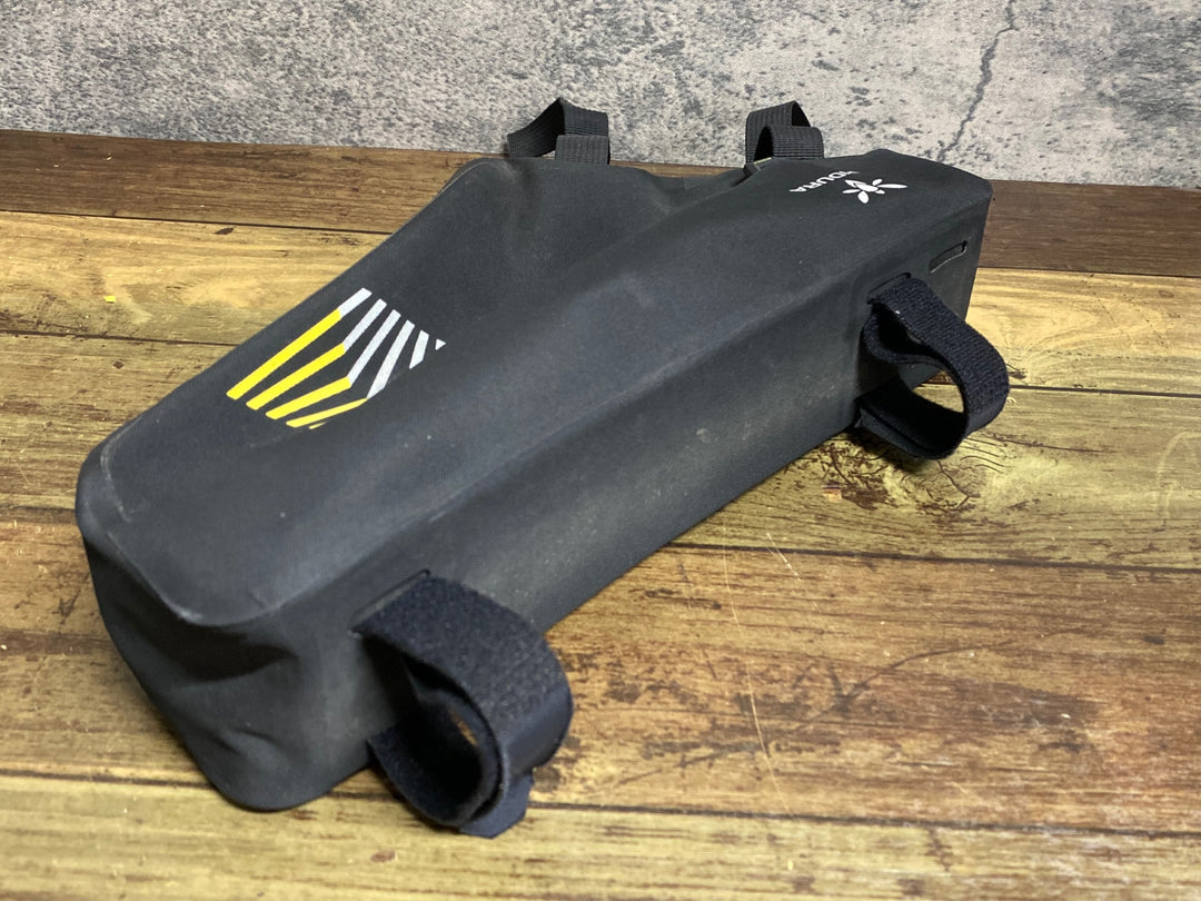 KI942 アピデュラ APIDURA RACING FRAME PACK 2.4L フレームバッグ 黒