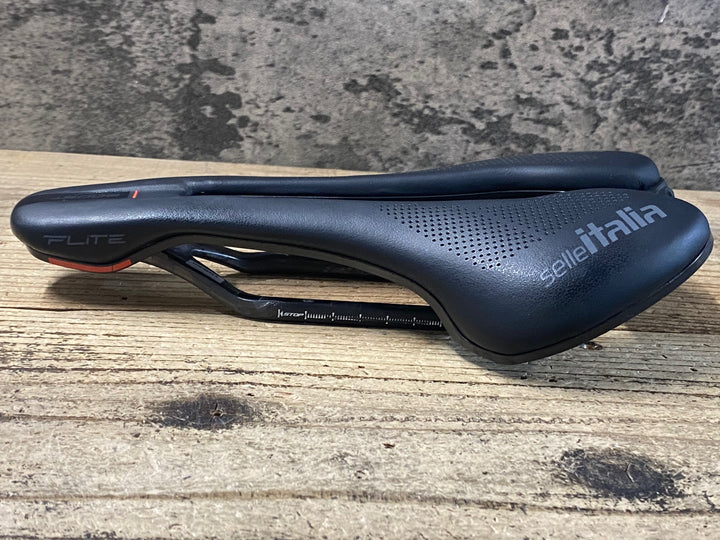 KE452 セライタリア selle italia FLITE BOOST SUPERFLOW サドル 黒 135mm カーボンレール