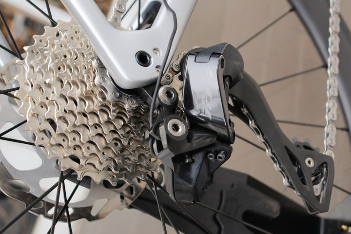 トレック TREK エモンダ ディスク EMONDA SL6 DISC 2023モデル 54サイズ シマノ 105 Di2 R7170 12S カーボン ロードバイク 【横浜店】
