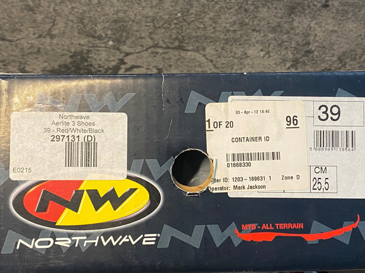 JR511 ノースウェーブ NORTHWAVE AERLITE 3 shoes ビンディングシューズ 黒赤白 EU39