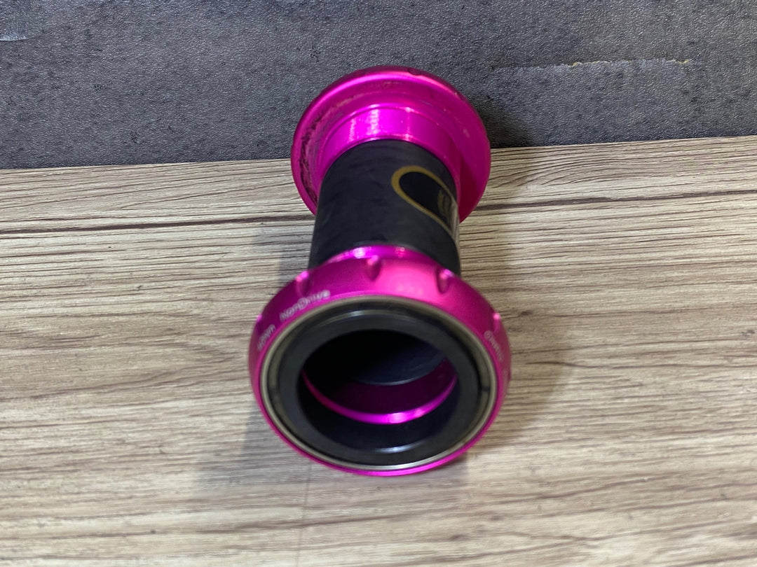 JS702 クリスキング CHRIS KING THREADFIT 30 BSA Ceramic BB ボトムブラケット ピンク