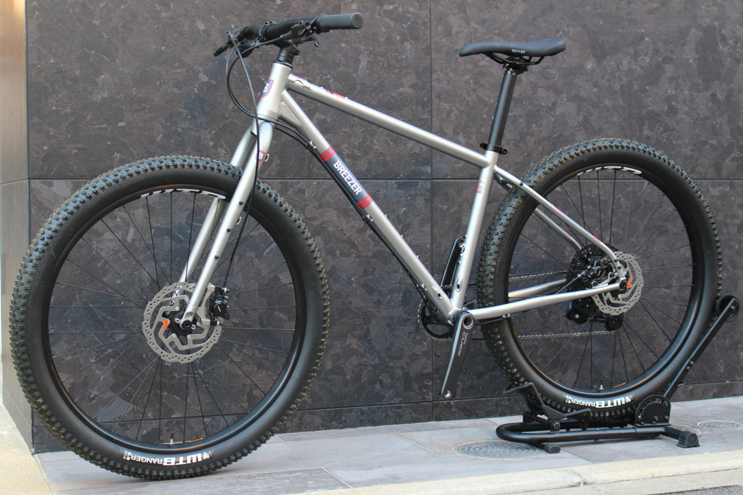 未走行品！ ブリーザー BREEZER トレヴァー TRAVER 2024 モデル 42サイズ シマノ キューズ U6000 10S クロモリ ハードテイル マウンテンバイク MTB 【福岡店】