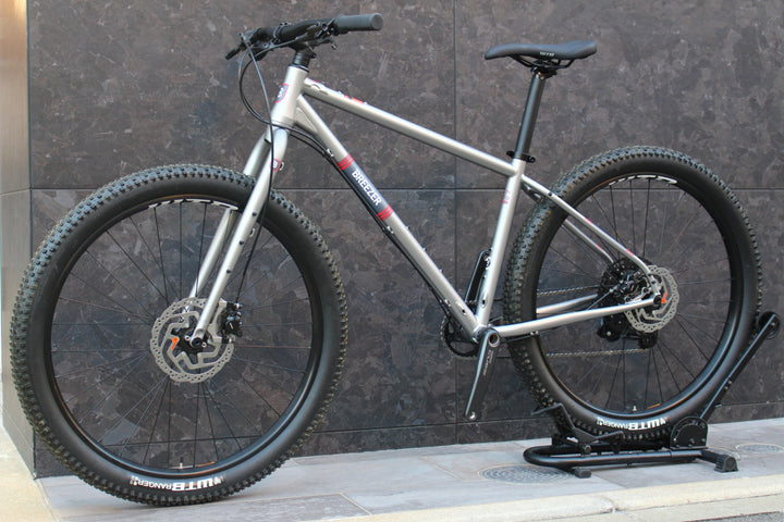 未走行品！ ブリーザー BREEZER トレヴァー TRAVER 2024 モデル 42サイズ シマノ キューズ U6000 10S クロモリ ハードテイル マウンテンバイク MTB 【福岡店】