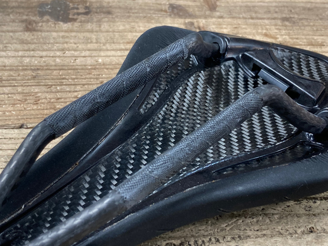 JV288 フィジーク fizik アリオネ ARIONE R1 REGULAR サドル 黒 CARBON BRAIDEDレール