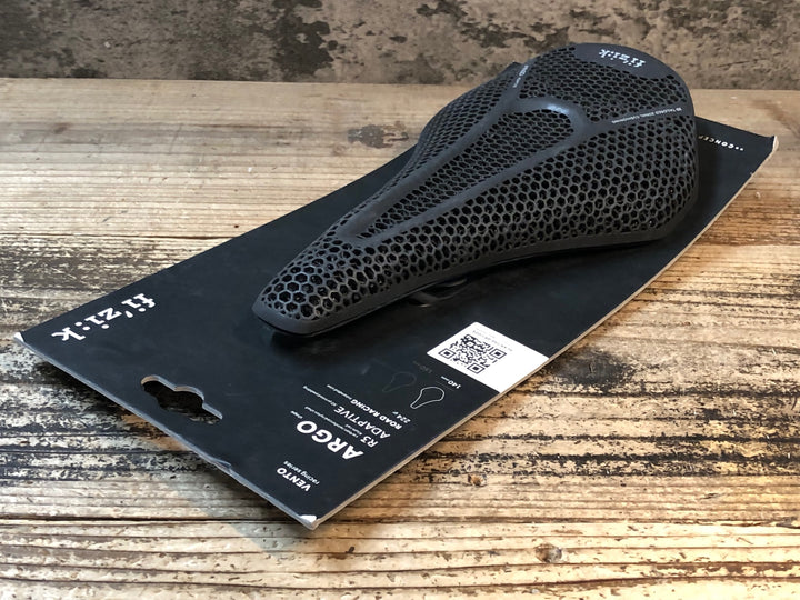 JR952 フィジーク fizik アルゴ ARGO R3 ADAPTIVE サドル 黒 kiumレール 140mm ※未使用