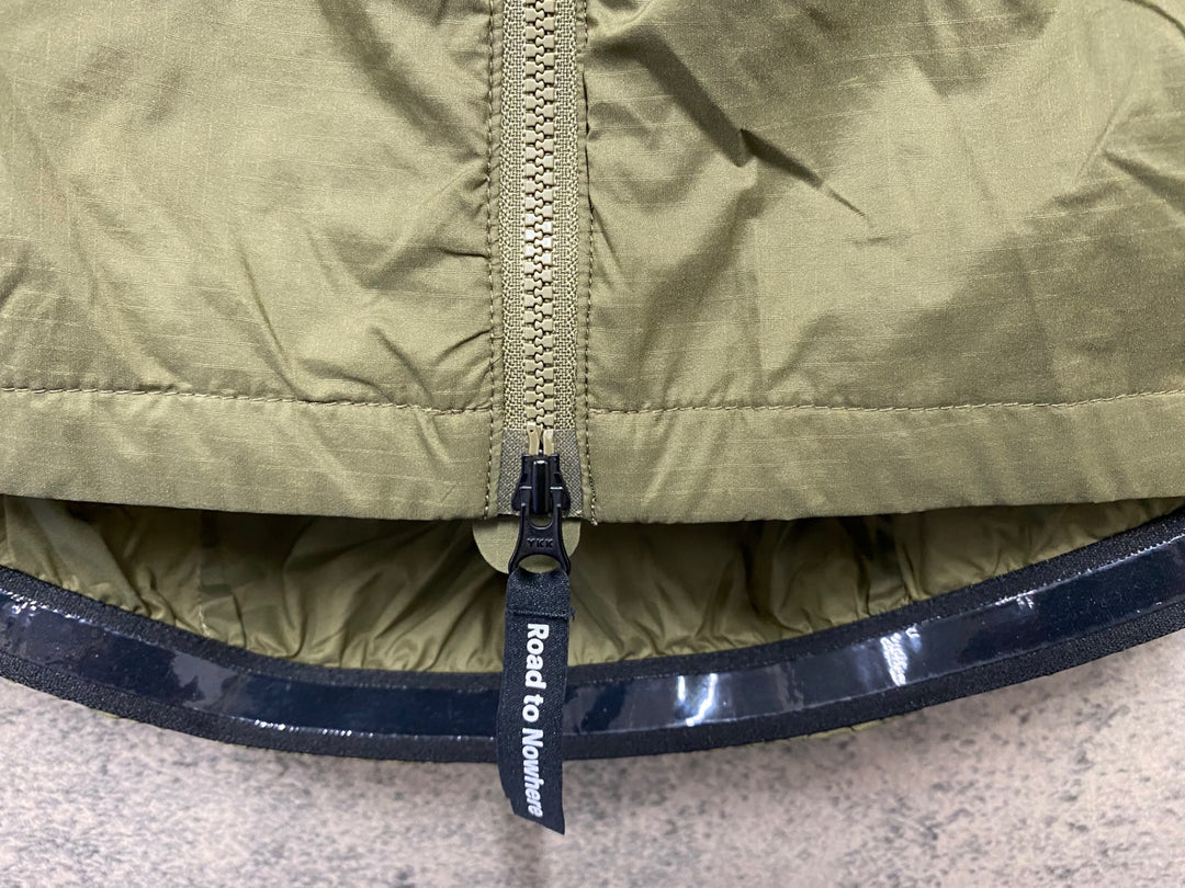 KA511 パスノーマルスタジオ PAS NORMAL STUDIOS ESSENTIAL INSULATED GILET ジレ サイクルベスト オリーブ M