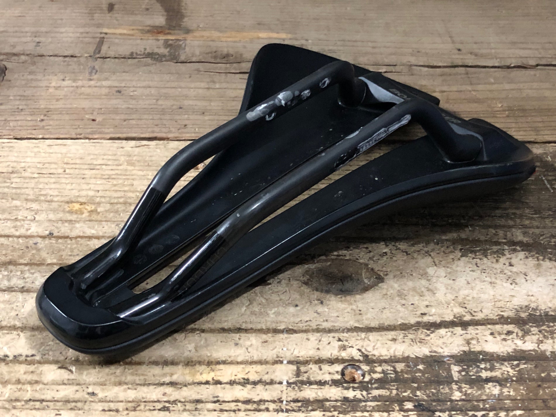 JO818 ボントレガー BONTRAGER AEOLUS PRO カーボンレール サドル