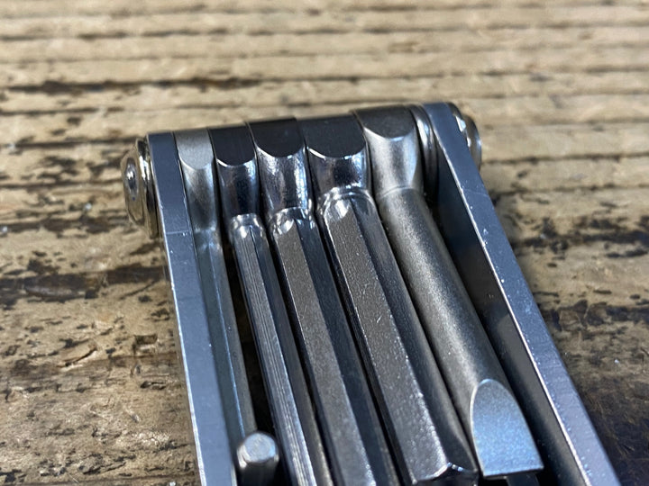 KD044 レザイン LEZYNE V5 携帯工具