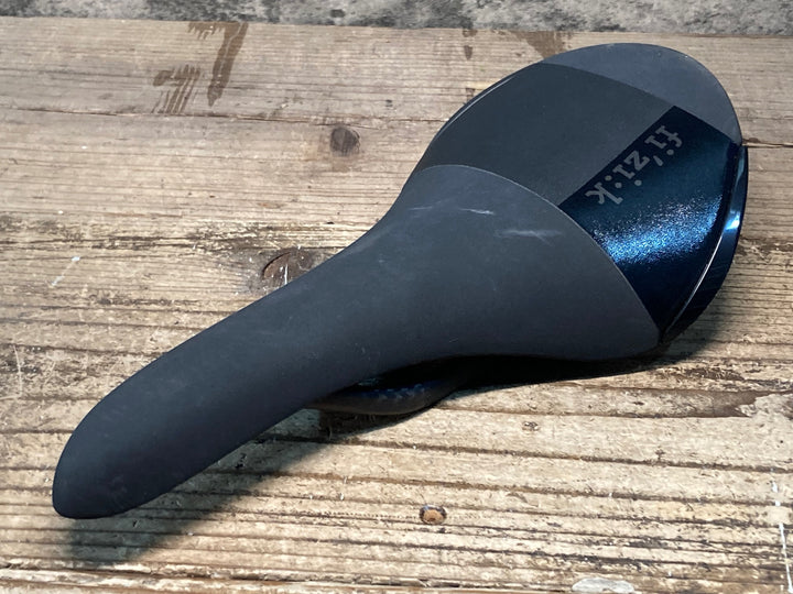 JH351 フィジーク fizik アリアンテ ALIANTE R1 レギュラー サドル 黒 カーボンレール