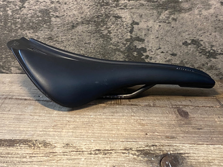 JO403 フィジーク fizik アリアンテR3 fizik VERSUS EVO サドル Kiumレール 132mm