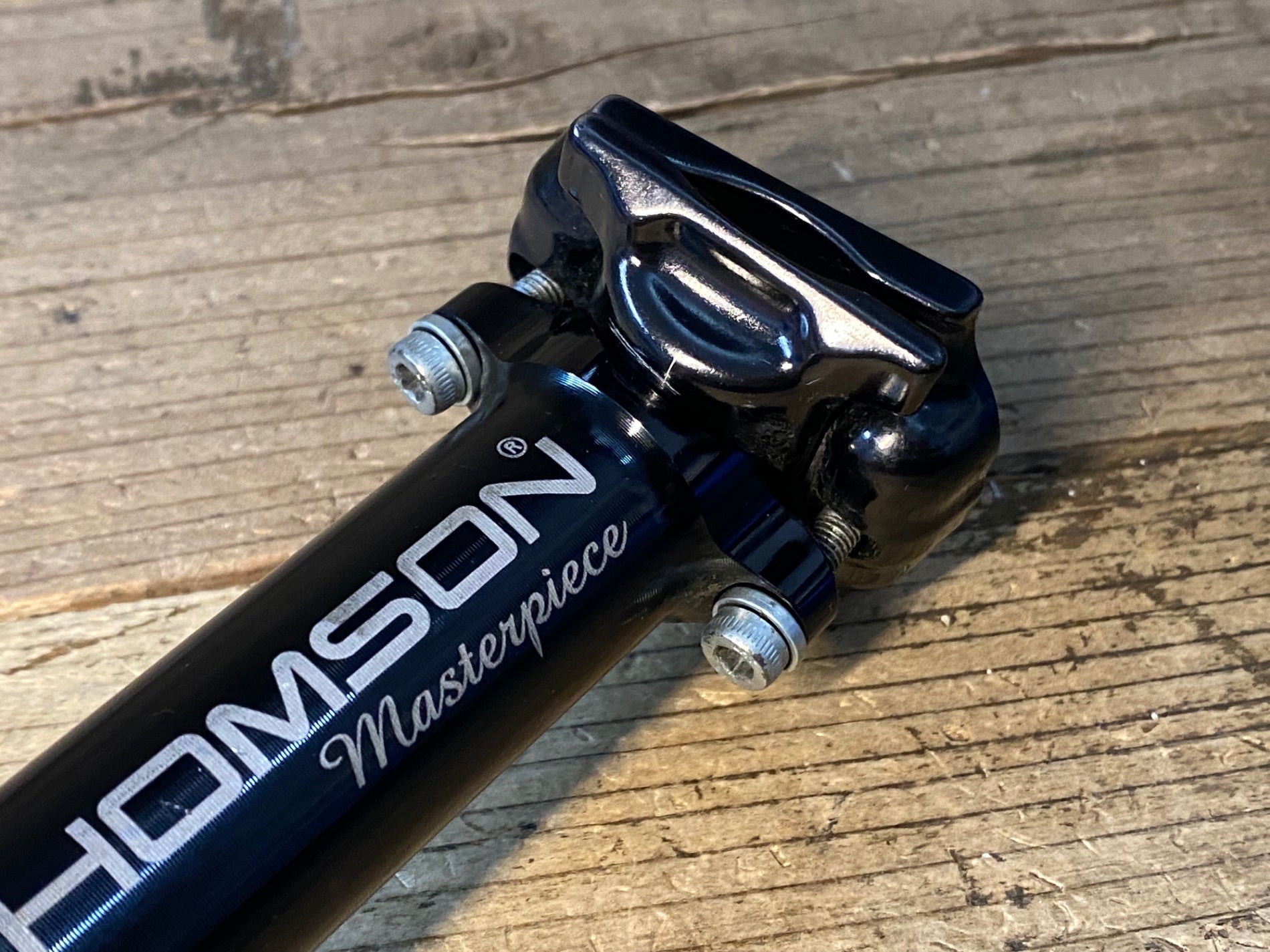 JP741 トムソン THOMSON Masterpiece アルミ シートポスト 黒 240mm