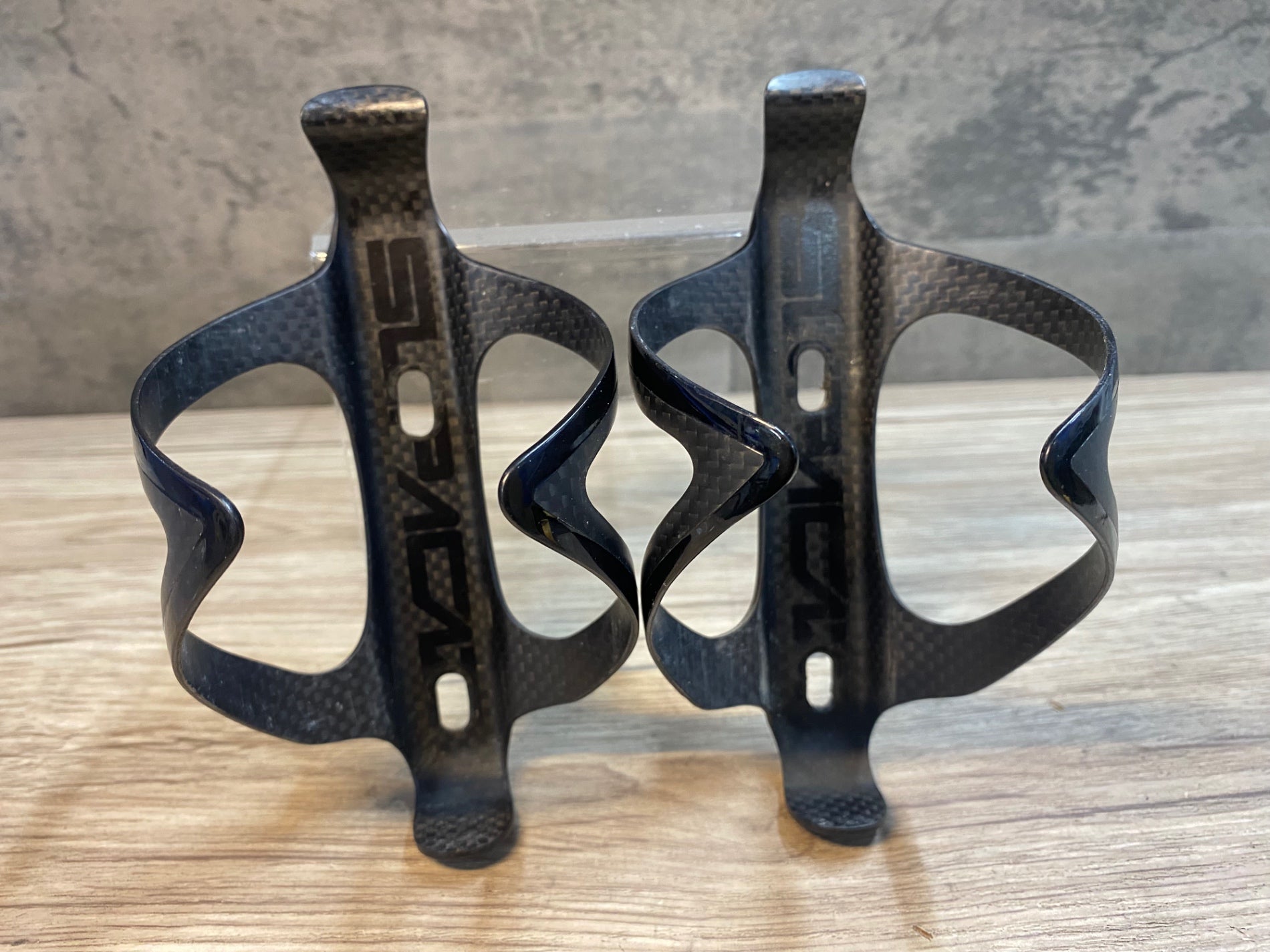 スパカズ ボトルケージ フライケージ カーボン ブラックカーボン 2個