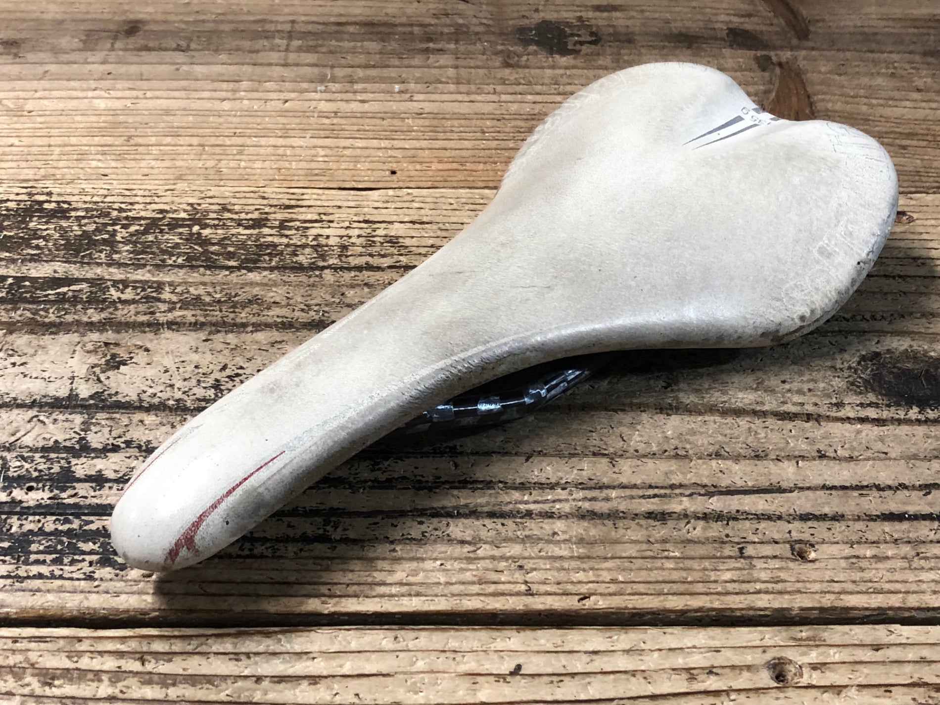 KD380 セライタリア selle italia SLR XP サドル 白 132mm カーボン