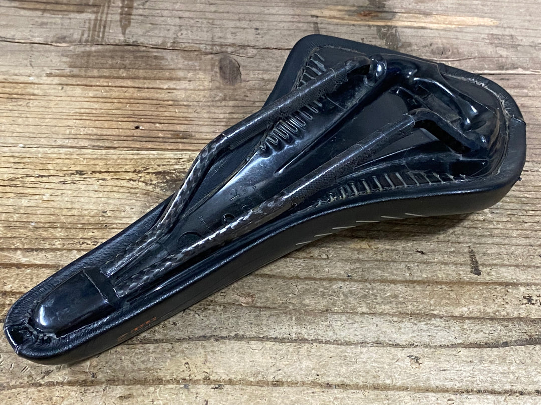 KC721 フィジーク fizik アリオネ ARIONE TRI2 サドル 黒 カーボンレール 130mm