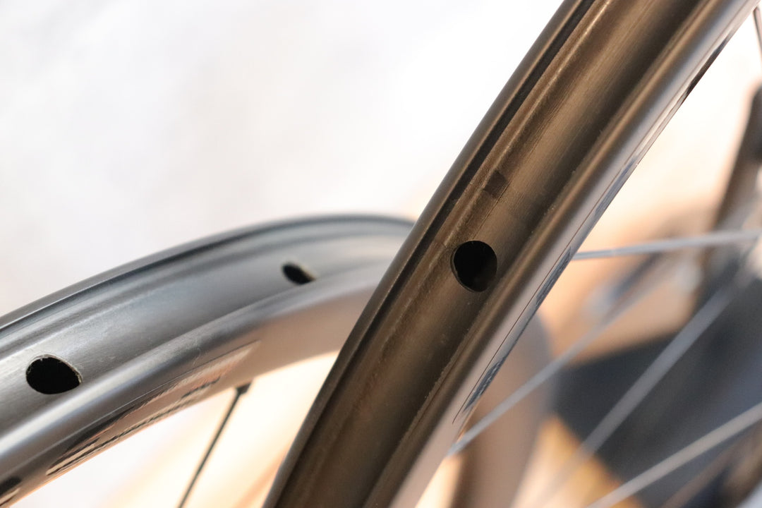 ボントレガー BONTRAGER アイオロス エリート AEOLUS ELITE 35 TLR DISC カーボン チューブレスレディ ホイールセット シマノ11/12S 【さいたま浦和店】