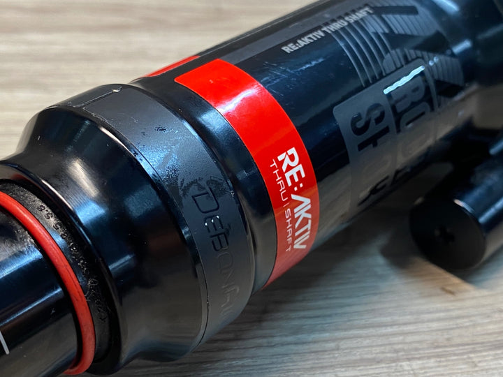 JE659 ロックショックス ROCKSHOX DELUXE RE:AKTIV THRU SHAFT リアサス 230×57.5mm