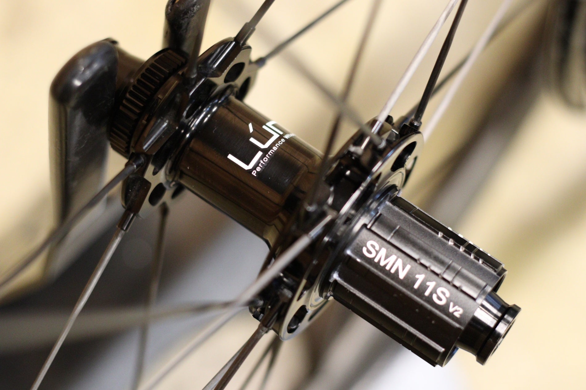 LUN HYPER D33 DISC チューブレス