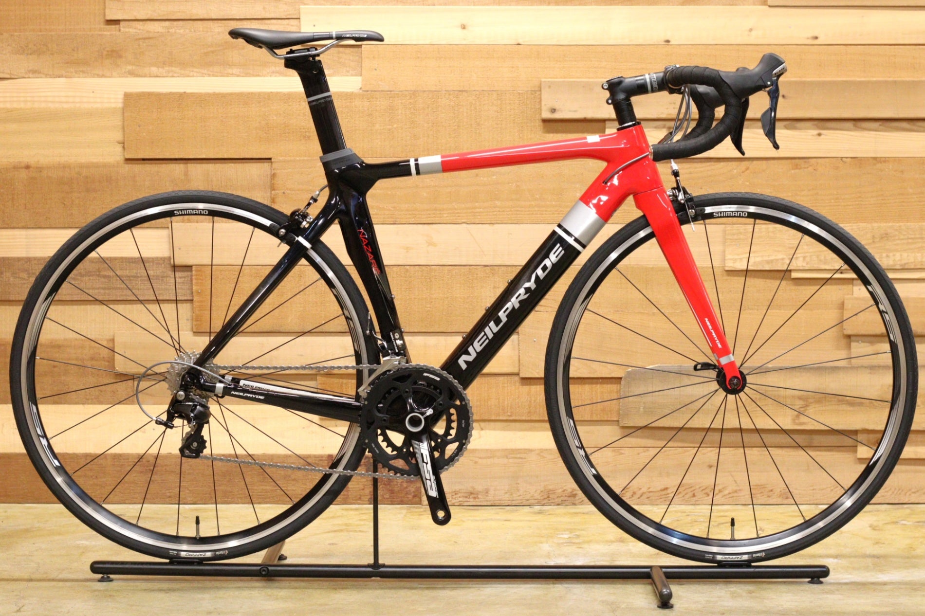 【Sale】ニールプライド NEILPRYDE ナザレ NAZARE ULTEGRA 2016年モデル カーボン ロードバイク Sサイズ 11速 エアロロード 風の歌を聴け！ニールプライド NAZARE ラモーンズスペシャル | RAMON BIKES