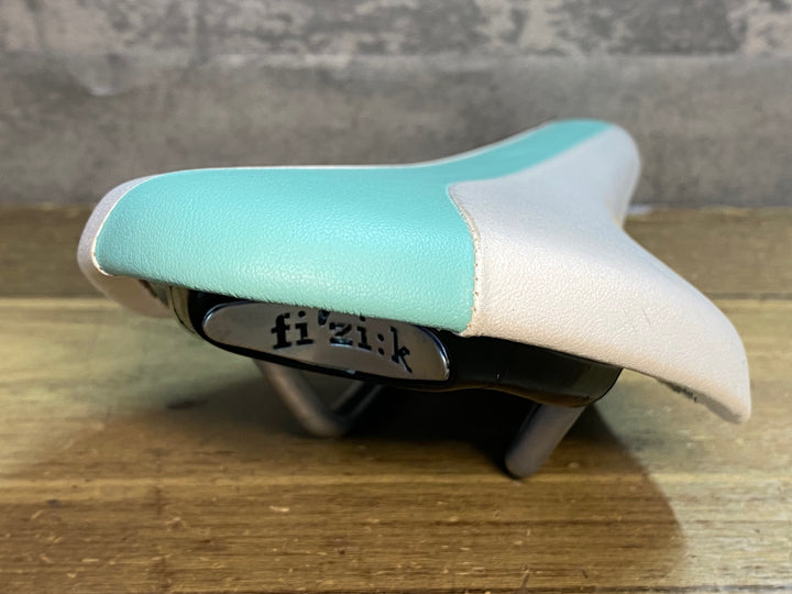 JO419 フィジーク fizik ARIONE サドル チェレステ 白 HOLLOW MANGANESEレール