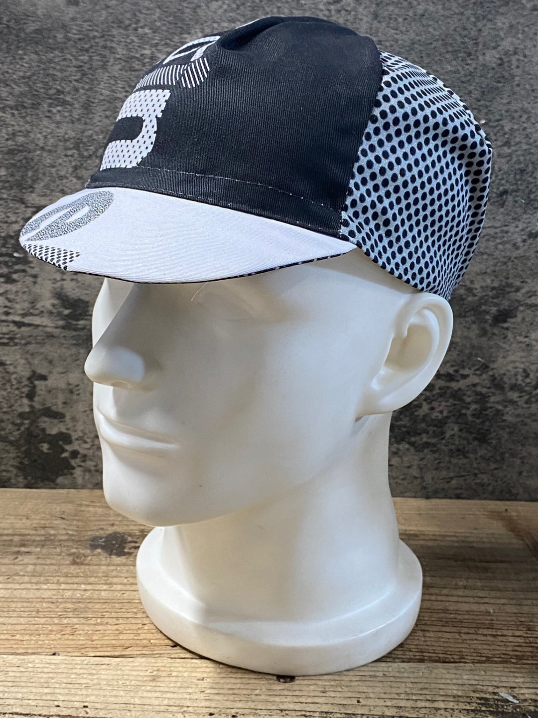 KD639 チネリ CINELLI サイクルキャップ 白黒 サイズフリー
