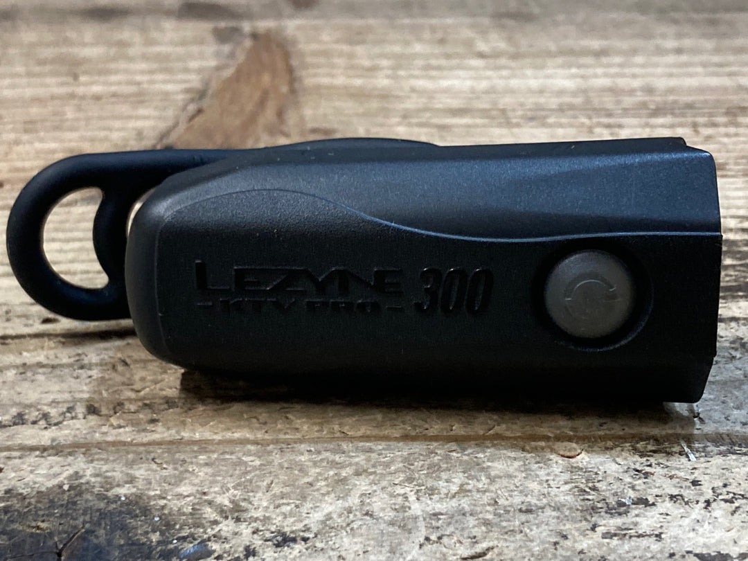JT164 レザイン LEZYNE KTV PRO 300 フロントライト 黒 点灯確認済