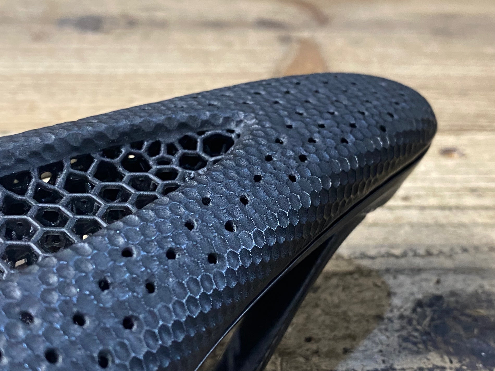 スペシャライズドミラーサドルカーボンレール155mm S-WORKS ROMIN EVO MIRROR SADDLE BLK 155(155mm ブラック): サドル