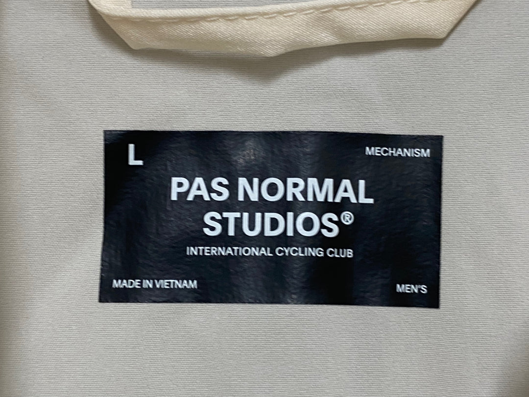 KF450 パスノーマルスタジオ PAS NORMAL STUDIOS Mechanism Stow Away Gilet ジレ サイクルベスト オフホワイト L