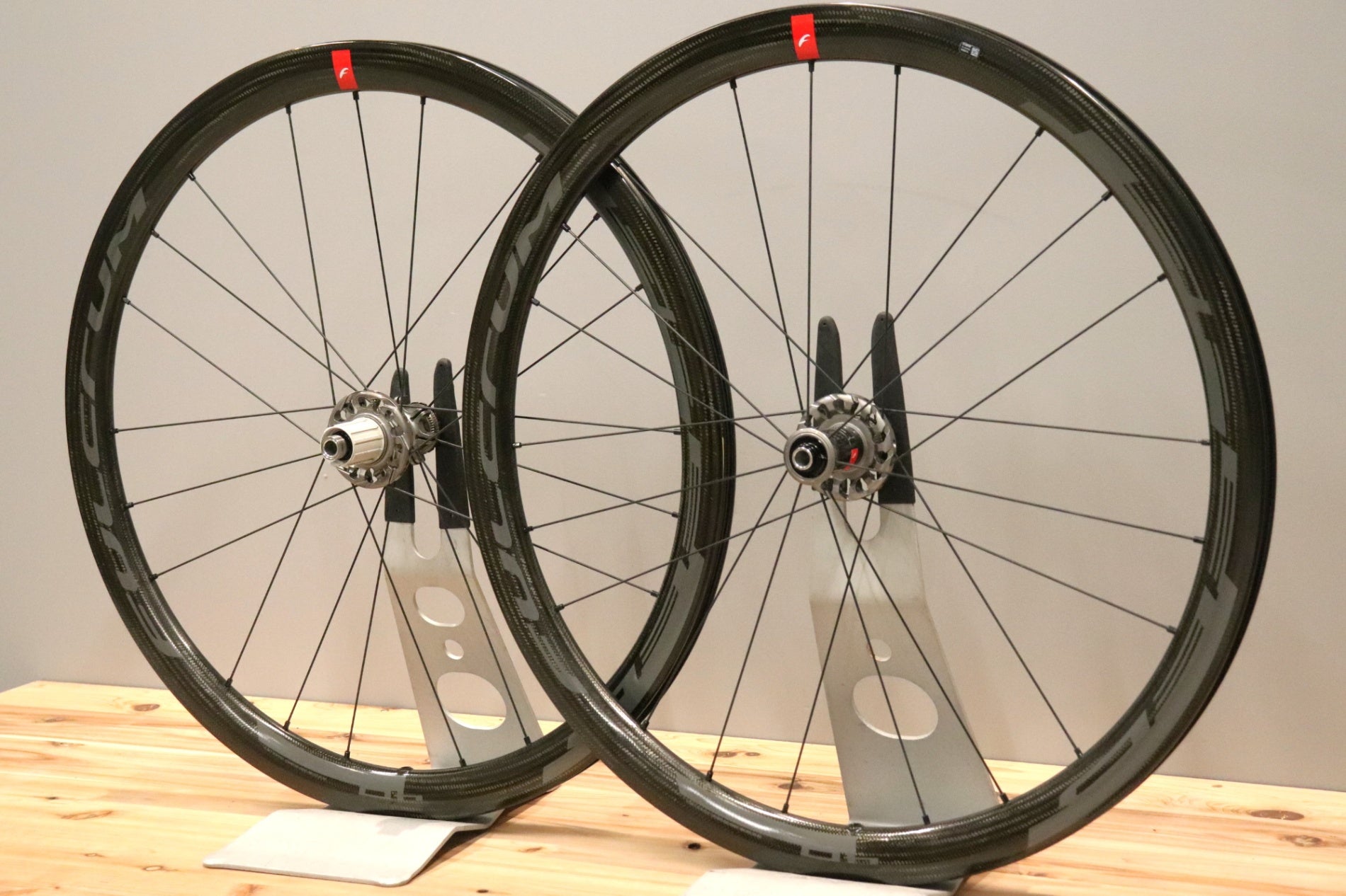 フルクラム FULCRUM スピード SPEED 40 DB カーボン ディスク
