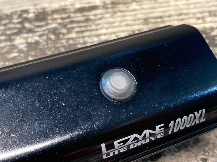 IY714 レザイン LEZYNE LITE DRIVE 1000XL フロントライト 黒 点灯確認済 レックマウント付属